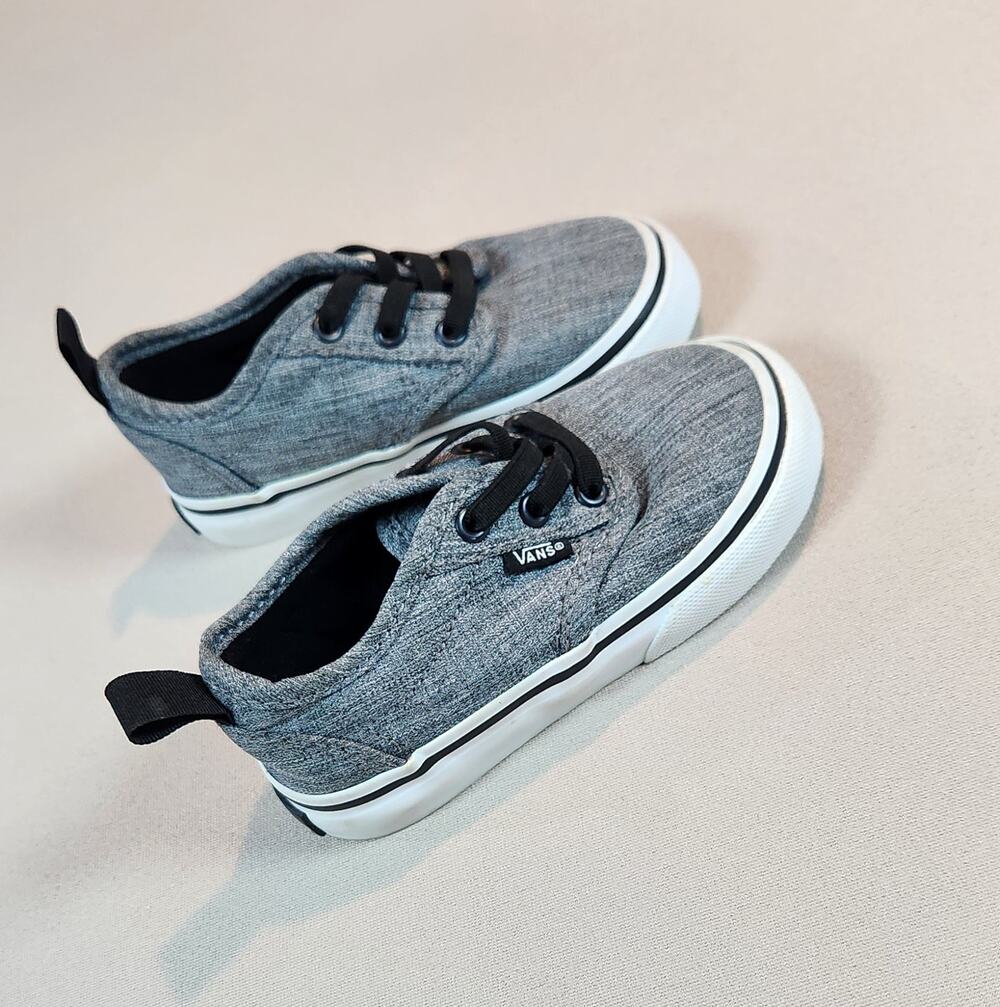 Vans Toddler Size 6 Gray Canvas Sneakers Black Laces Classic Skate Shoes